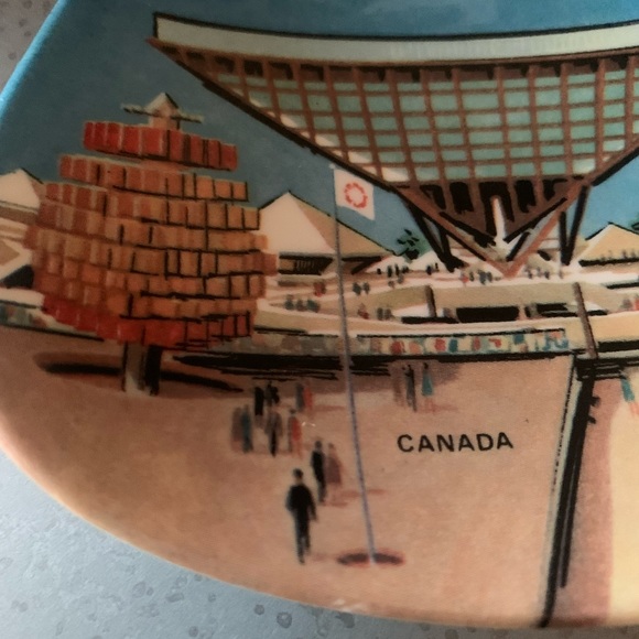 Vintage, EXPO 67, CANADA. Plastic, Souvenir Tray. 1967 made by Ornamin 4130. - Picture 3 of 5